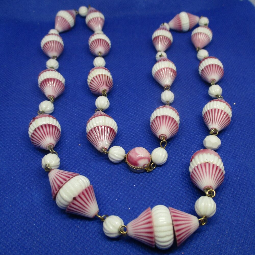 Made In Hong Kong beaded necklace single strand ribbed 3 Section Bead Lavender